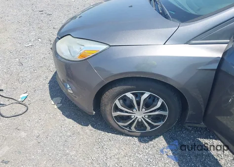 2012 Ford Focus Se z USA, uszkodzony, nr VIN 1FAHP3F24CL404341